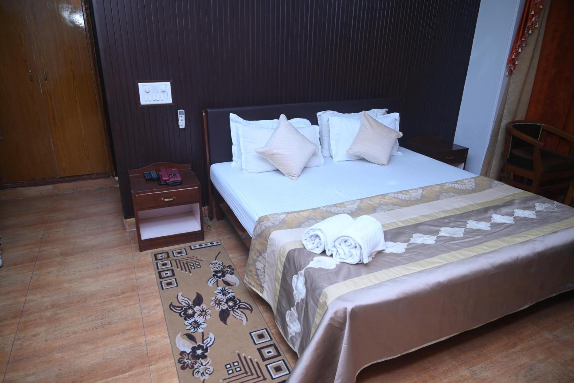 Hotel Surya Plaza Kotdwara Exterior photo