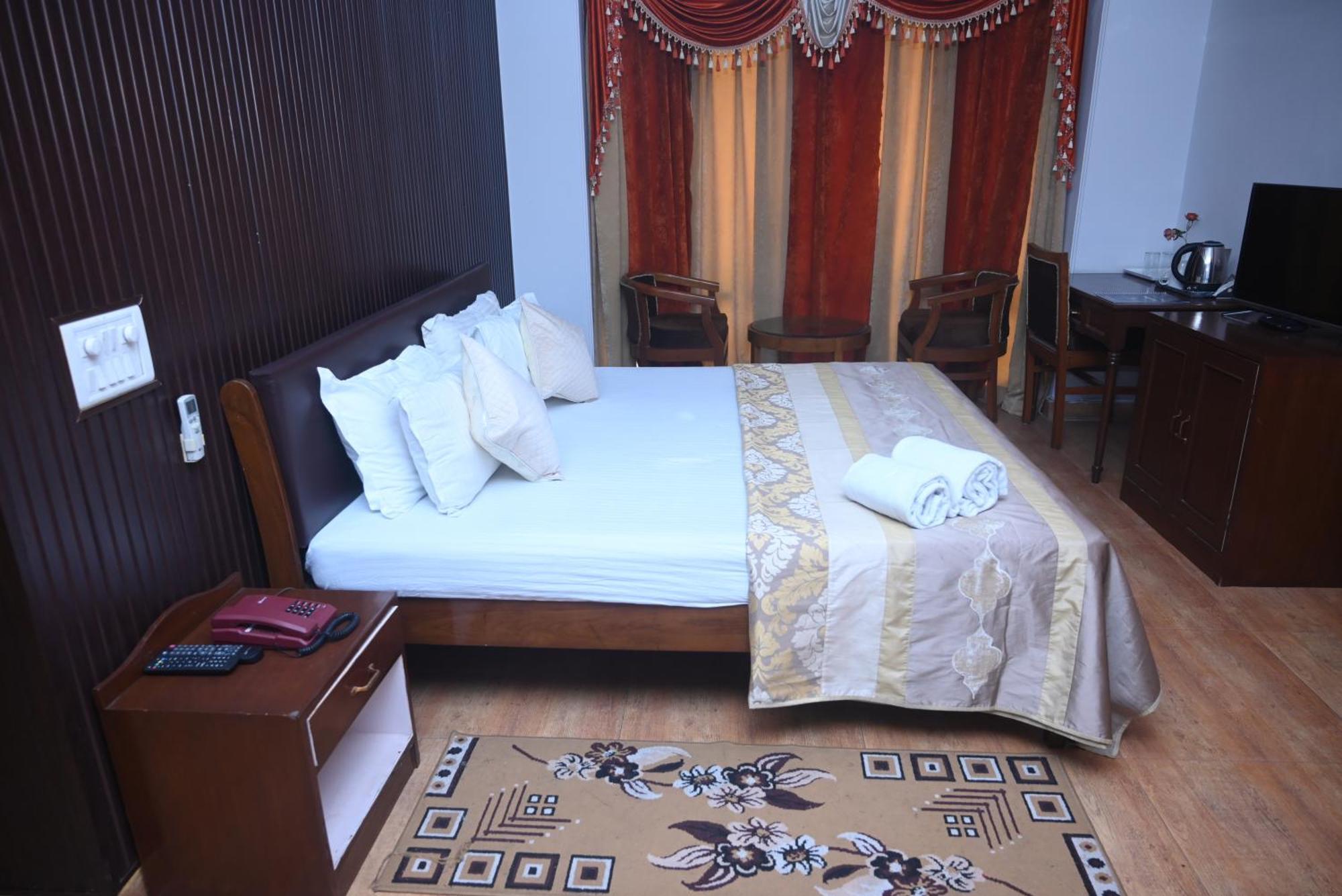 Hotel Surya Plaza Kotdwara Exterior photo